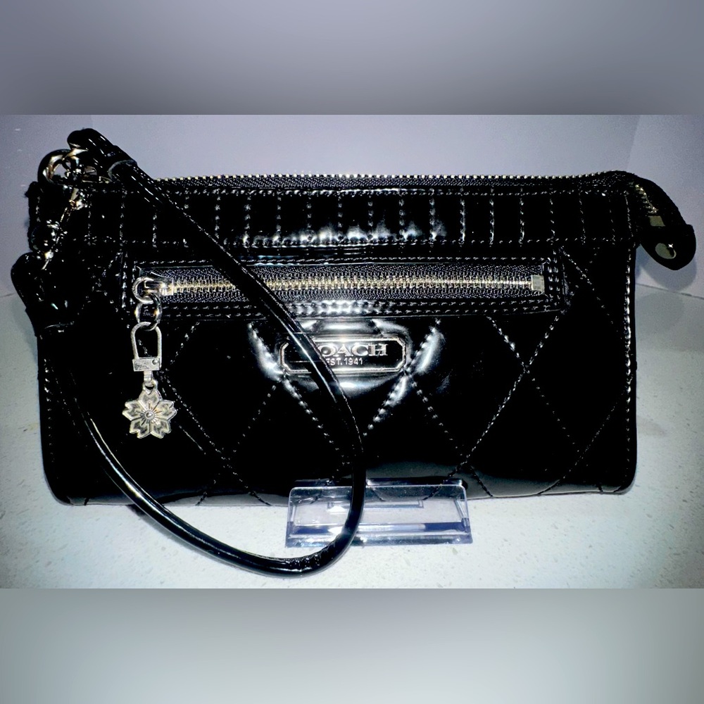 Coach Poppy Liquid Gloss Quilted Patent Large Leather Wristlet - Picture 9 of 11